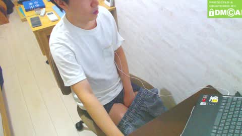 Snapshot of flowerbox chatting on 01-02-25, 02:02 flowerbox online show from 01-02-25, 02:02