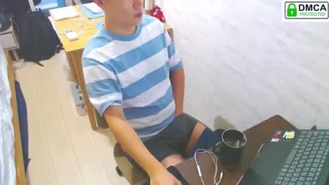 Snapshot of flowerbox chatting on 10-26-25, 05:57 flowerbox online show from 10-26-25, 05:57