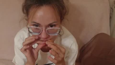 Snapshot of flowercandydoll chatting on 07-20-26, 04:20 say meow and send tip online show from 07-20-26, 04:20