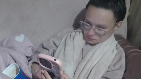 say meow and send tip  online show from 04-13-26, 07:08