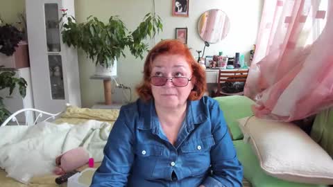 Flowerlower online show from 10-15-25, 07:19