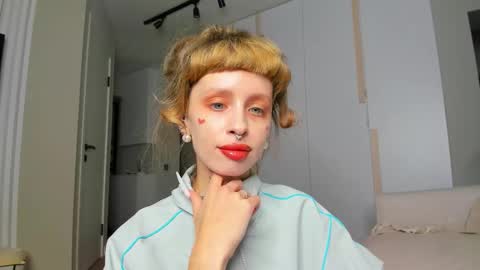 Flower online show from 03-13-26, 04:35