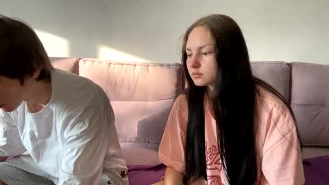 Snapshot of flowerscouple chatting on 09-09-25, 02:11 flowerscouple online show from 09-09-25, 02:11