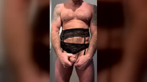 Snapshot of floxc chatting on 12-14-25, 10:31 floxc online show from 12-14-25, 10:31