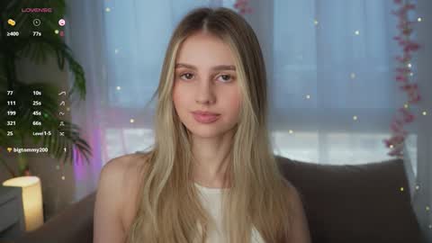 Snapshot of fluffy_angel chatting on 12-09-24, 08:44 Adeline online show from 12-09-24, 08:44