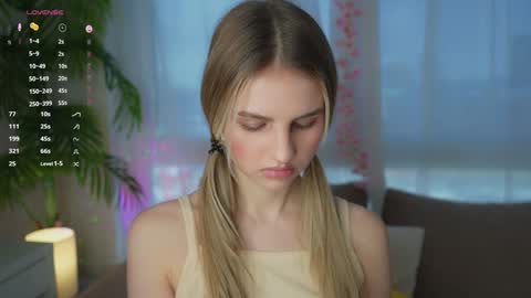 Snapshot of fluffy_angel chatting on 12-17-24, 08:23 Adeline online show from 12-17-24, 08:23