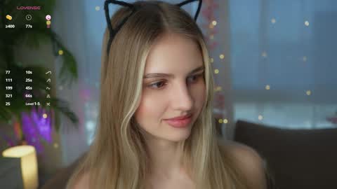 Snapshot of fluffy_angel chatting on 12-23-24, 08:22 Adeline online show from 12-23-24, 08:22