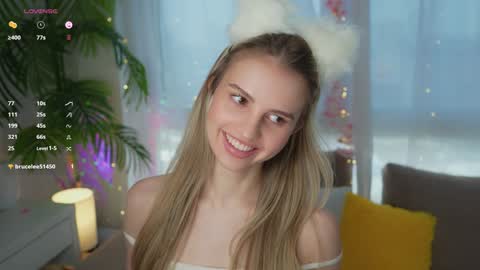 Snapshot of fluffy_angel chatting on 12-26-24, 08:07 Adeline online show from 12-26-24, 08:07