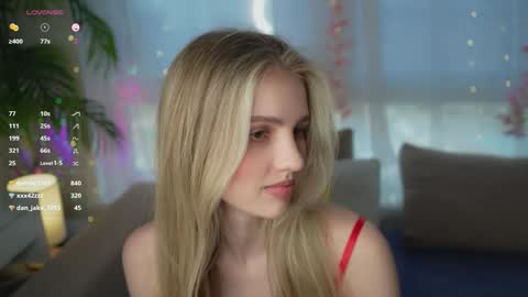 Snapshot of fluffy_angel chatting on 01-22-25, 11:23 Adeline online show from 01-22-25, 11:23