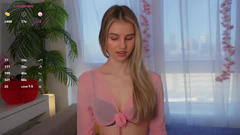 Snapshot of fluffy_angel chatting on 02-19-25, 07:39 Adeline online show from 02-19-25, 07:39