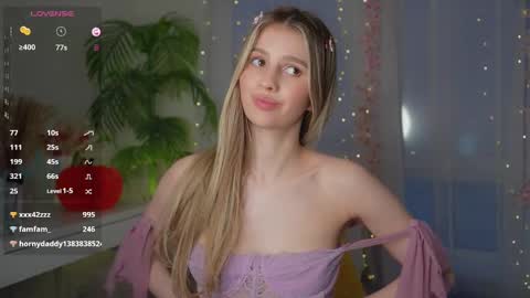 Snapshot of fluffy_angel chatting on 03-03-25, 03:09 Adeline online show from 03-03-25, 03:09