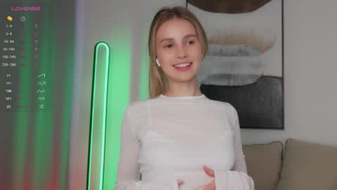 Snapshot of fluffy_angel chatting on 09-30-25, 03:55 Adeline online show from 09-30-25, 03:55