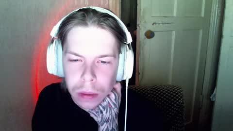 Snapshot of fluffy_boney chatting on 12-28-24, 07:54 Alexey online show from 12-28-24, 07:54