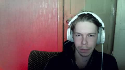 Snapshot of fluffy_boney chatting on 12-30-24, 07:11 Alexey online show from 12-30-24, 07:11