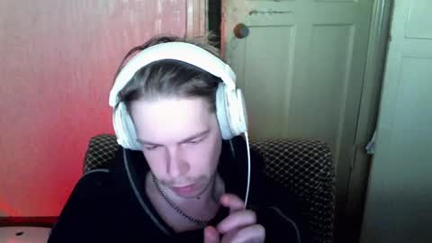 Snapshot of fluffy_boney chatting on 12-30-24, 10:23 Alexey online show from 12-30-24, 10:23