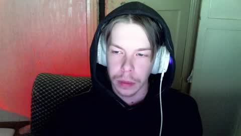 Snapshot of fluffy_boney chatting on 01-05-25, 03:11 Alexey online show from 01-05-25, 03:11