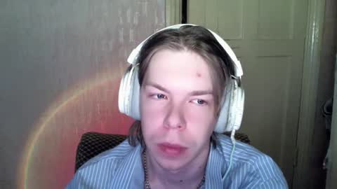 Snapshot of fluffy_boney chatting on 01-09-25, 06:06 Alexey online show from 01-09-25, 06:06