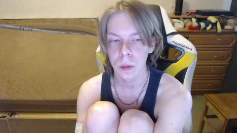 Snapshot of fluffy_boney chatting on 02-07-25, 06:35 Alexey online show from 02-07-25, 06:35