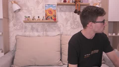 Fluffy and Krut online show from 12-21-25, 11:39