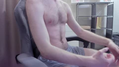 Snapshot of fluffycat_ chatting on 12-15-24, 07:42 fluffycat online show from 12-15-24, 07:42