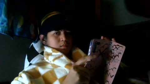 fluffycroissant07 online show from 06-19-26, 10:41