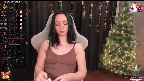 Lina online show from 12-20-25, 12:07