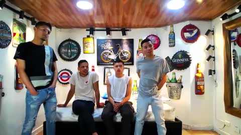 Snapshot of flyckers chatting on 01-18-25, 06:43 flyckers online show from 01-18-25, 06:43