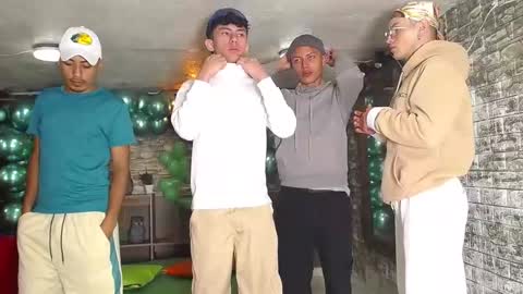 Snapshot of flyckers chatting on 02-12-25, 12:01 flyckers online show from 02-12-25, 12:01