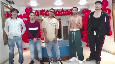 Snapshot of flyckers chatting on 02-17-25, 08:04 flyckers online show from 02-17-25, 08:04