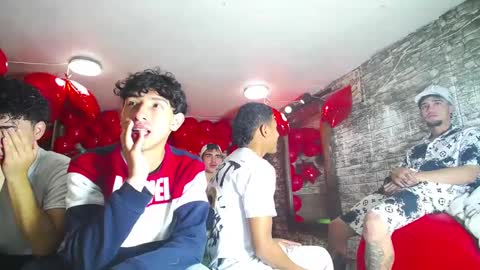 Snapshot of flyckers chatting on 02-27-25, 09:14 flyckers online show from 02-27-25, 09:14