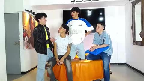 Snapshot of flyckers chatting on 11-22-25, 10:09 flyckers online show from 11-22-25, 10:09