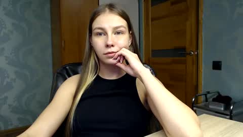 Snapshot of fofhcf chatting on 12-02-24, 08:00 Molli  Ready for any play with you. Hottest show in pvt  Help a student earn big tokens  online show from 12-02-24, 08:00