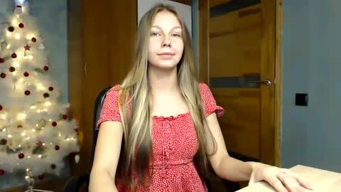 Snapshot of fofhcf chatting on 12-13-24, 11:28 Molli  Ready for any play with you. Hottest show in pvt  Help a student earn big tokens  online show from 12-13-24, 11:28
