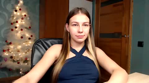 Snapshot of fofhcf chatting on 12-16-24, 03:30 Molli  Ready for any play with you. Hottest show in pvt  Help a student earn big tokens  online show from 12-16-24, 03:30