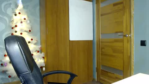 Snapshot of fofhcf chatting on 12-25-24, 04:11 Molli  Ready for any play with you. Hottest show in pvt  Help a student earn big tokens  online show from 12-25-24, 04:11