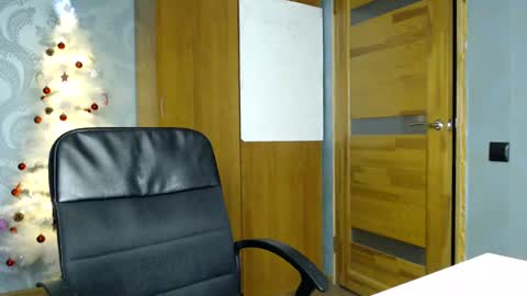Snapshot of fofhcf chatting on 01-10-25, 07:21 Molli  Ready for any play with you. Hottest show in pvt  Help a student earn big tokens  online show from 01-10-25, 07:21