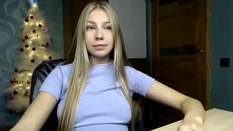 Snapshot of fofhcf chatting on 01-16-25, 06:27 Molli  Ready for any play with you. Hottest show in pvt  Help a student earn big tokens  online show from 01-16-25, 06:27