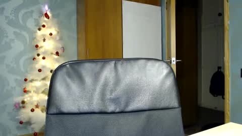 Snapshot of fofhcf chatting on 01-25-25, 12:27 Molli  Ready for any play with you. Hottest show in pvt  Help a student earn big tokens  online show from 01-25-25, 12:27
