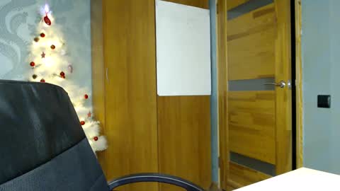 Snapshot of fofhcf chatting on 01-25-25, 07:39 Molli  Ready for any play with you. Hottest show in pvt  Help a student earn big tokens  online show from 01-25-25, 07:39