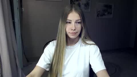 Snapshot of fofhcf chatting on 09-22-25, 08:44 Molli  Ready for any play with you. Hottest show in pvt  Help a student earn big tokens  online show from 09-22-25, 08:44