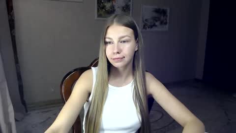 Snapshot of fofhcf chatting on 10-01-25, 08:15 Molli  Ready for any play with you. Hottest show in pvt  Help a student earn big tokens  online show from 10-01-25, 08:15