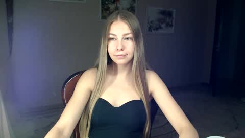Snapshot of fofhcf chatting on 10-12-25, 07:46 Molli  Ready for any play with you. Hottest show in pvt  Help a student earn big tokens  online show from 10-12-25, 07:46