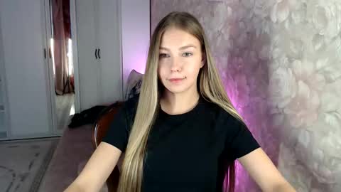 Snapshot of fofhcf chatting on 10-15-25, 12:27 Molli  Ready for any play with you. Hottest show in pvt  Help a student earn big tokens  online show from 10-15-25, 12:27