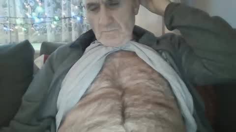 Snapshot of follador1001 chatting on 12-30-24, 06:05 follador1001 online show from 12-30-24, 06:05