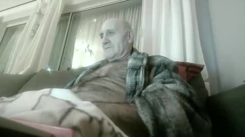 Snapshot of follador1001 chatting on 01-11-25, 06:01 follador1001 online show from 01-11-25, 06:01