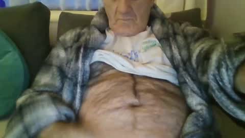 Snapshot of follador1001 chatting on 02-15-25, 05:28 follador1001 online show from 02-15-25, 05:28