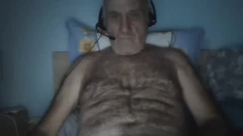 Snapshot of follador1001 chatting on 09-26-25, 04:38 follador1001 online show from 09-26-25, 04:38