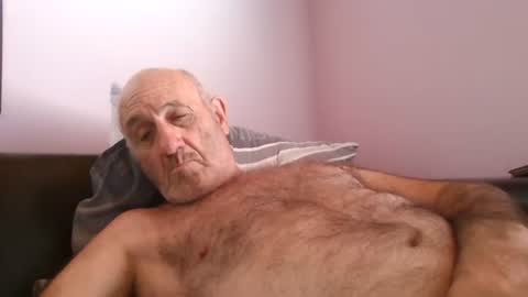 Snapshot of follador1001 chatting on 06-25-26, 01:15 follador1001 online show from 06-25-26, 01:15