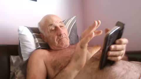 Snapshot of follador1001 chatting on 06-28-26, 11:27 follador1001 online show from 06-28-26, 11:27
