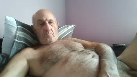 Snapshot of follador1001 chatting on 06-30-26, 11:22 follador1001 online show from 06-30-26, 11:22